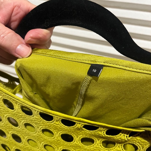 Worth NY, chartreuse pencil/sheath dress size 10. Circa 2013 retailed @$495. - Picture 4 of 4